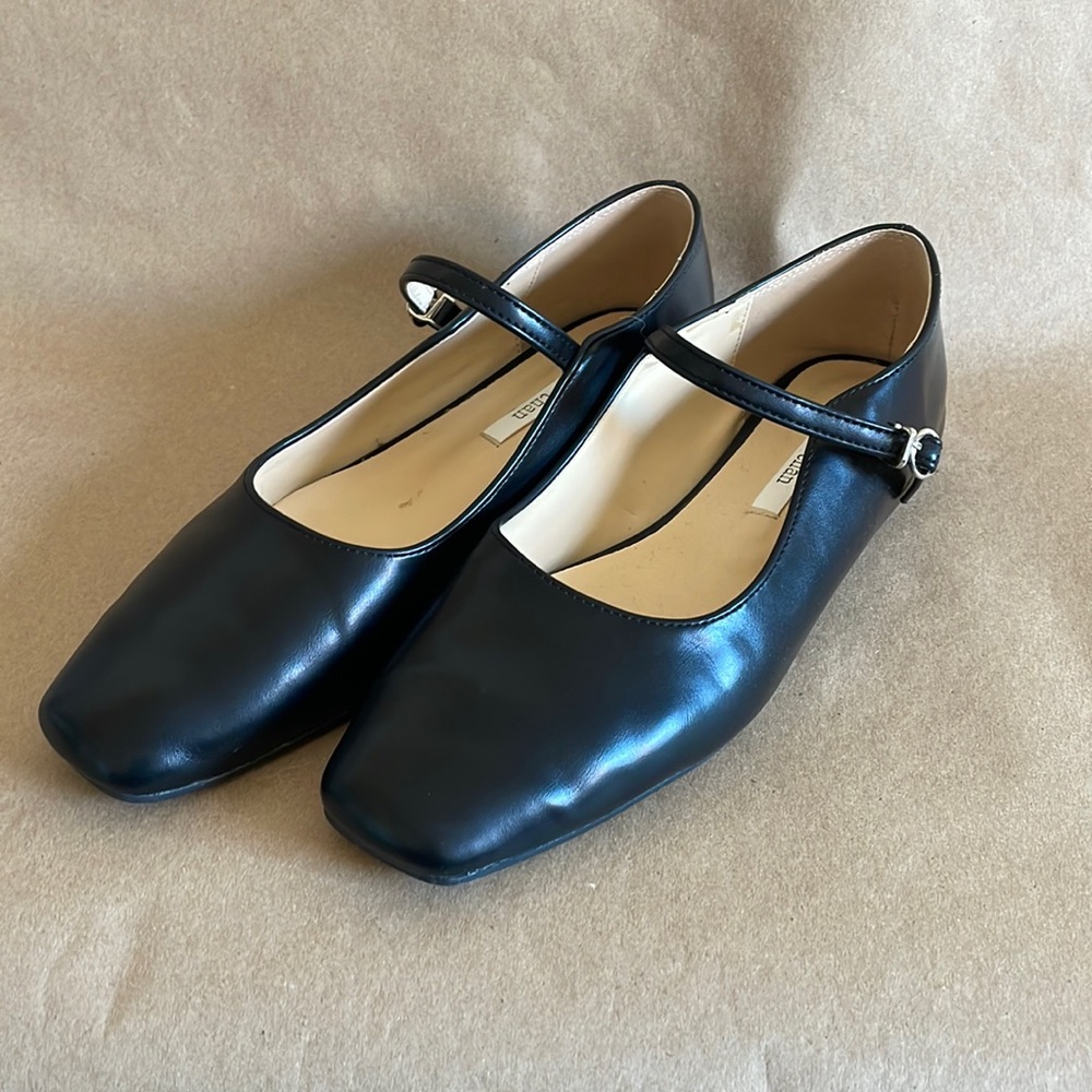 From shop peche in very good condition. Mary Janes.
